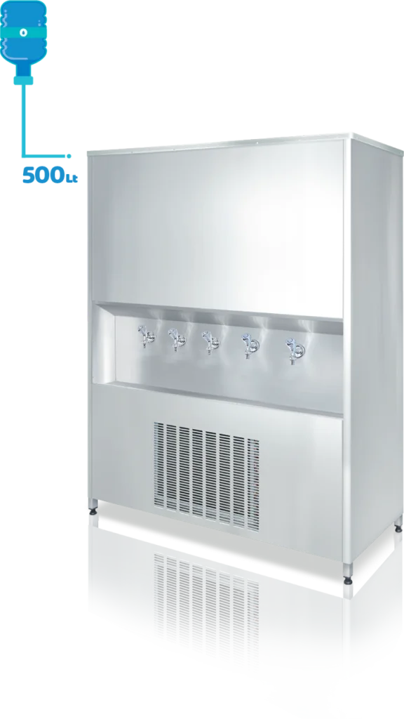 500 litre CR-Ni kaynaklı iç kazanı ve dayanıklı dış yüzeye sahip sanayi tipi su sebili. Standart olarak CR-Ni yalaklı, poliüretan izolasyonlu P.S. kapaklı ve enjeksiyon baskılı poliüretan yalıtımla üretilmiştir, böylece ısı kaybı minimum seviyededir. Şebekeye bağlanabilen veya dökme su ile kullanılabilen şamandıralı sistemle donatılmıştır. Manuel termostat ile su sıcaklığı kolayca kontrol edilebilir. Ayarlanabilir rotil ayak sistemi sayesinde montaj kolaydır. Uzun ömürlü çevirmeli musluk sistemi bulunur. Türkiye genelinde yaygın servis ağına sahip olup, 2 yıl garantilidir. ISO 9001 ve CE belgelerine sahiptir.(sanayi tipi su sebili, Krom iç hazneli sebil, 500lt sebil)